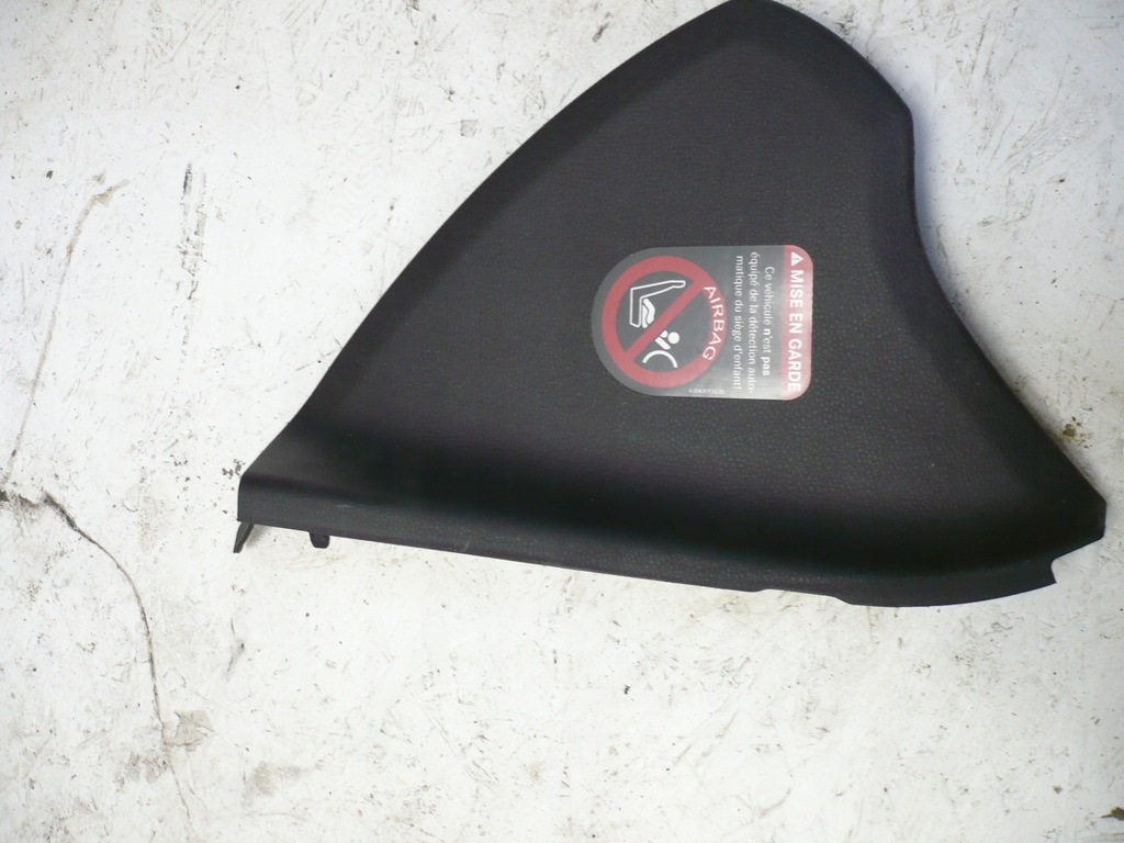 фото №1, Mercedes w176 защита заглушка панели консоли правая