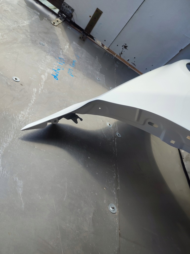 фото №12, Крила правий aluminiowy bmw 7 g11 g12 przedlift лак a300 alpineweiss