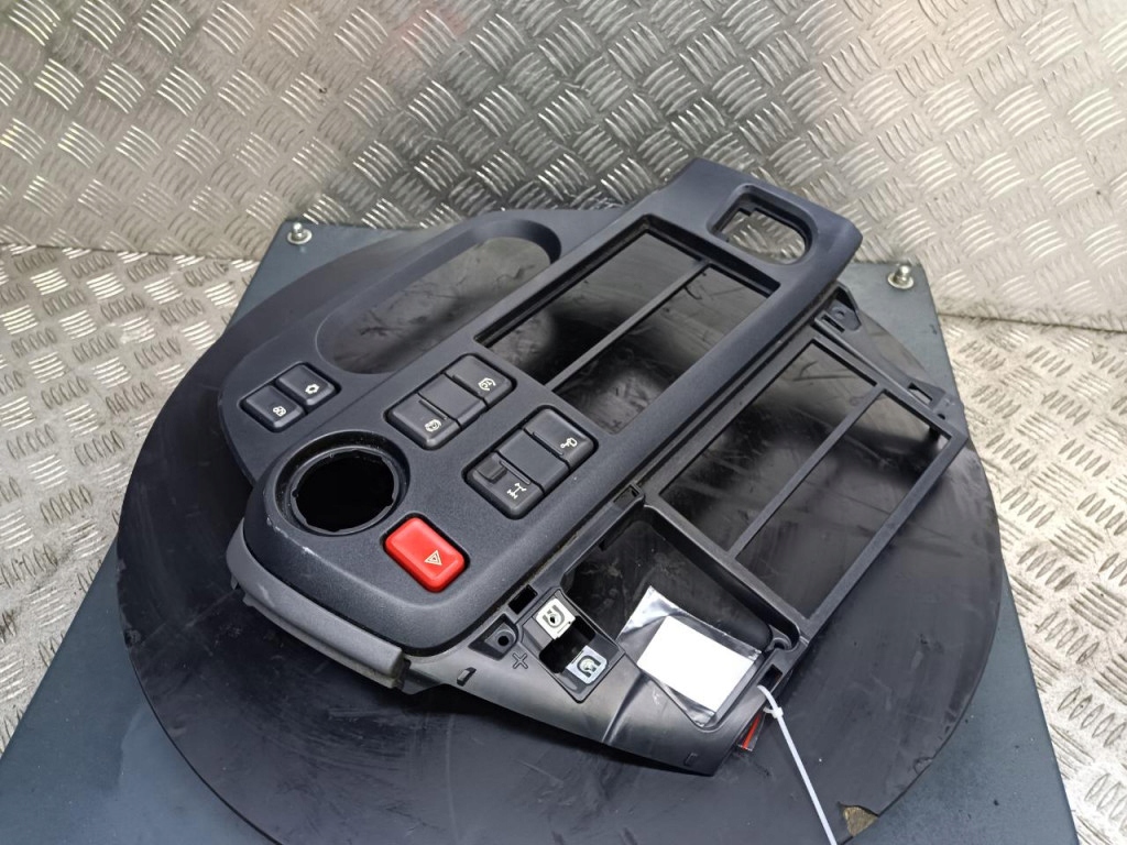 фото №3, Daf xf106 рамка радио выключатель eur kpl.