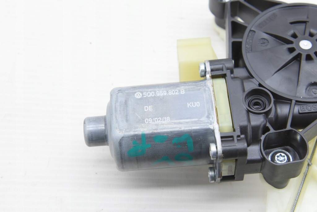 Audi a3 8v рестайлинг  механизм подъемник окон +моторчик левый правый перед Недорого