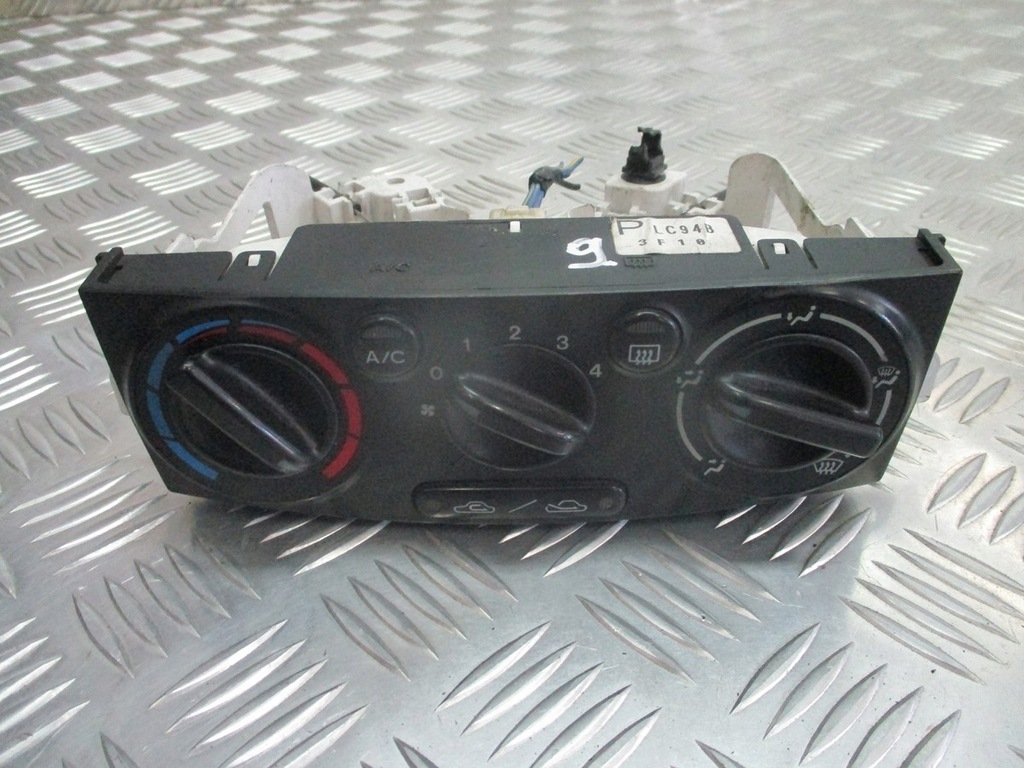 фото №1, Панель обдув кондиционера mazda mpv ii