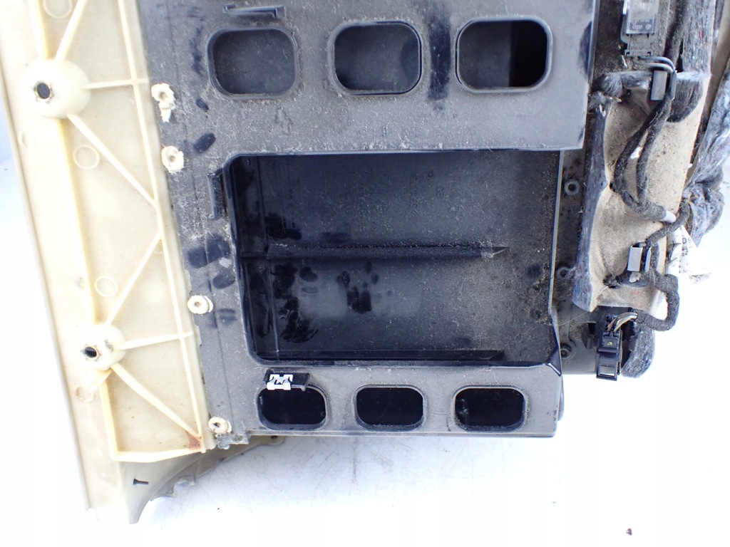 фото №13, Бардачок пассажира audi a8 s8 d3 5.2 короткий 4e1857096