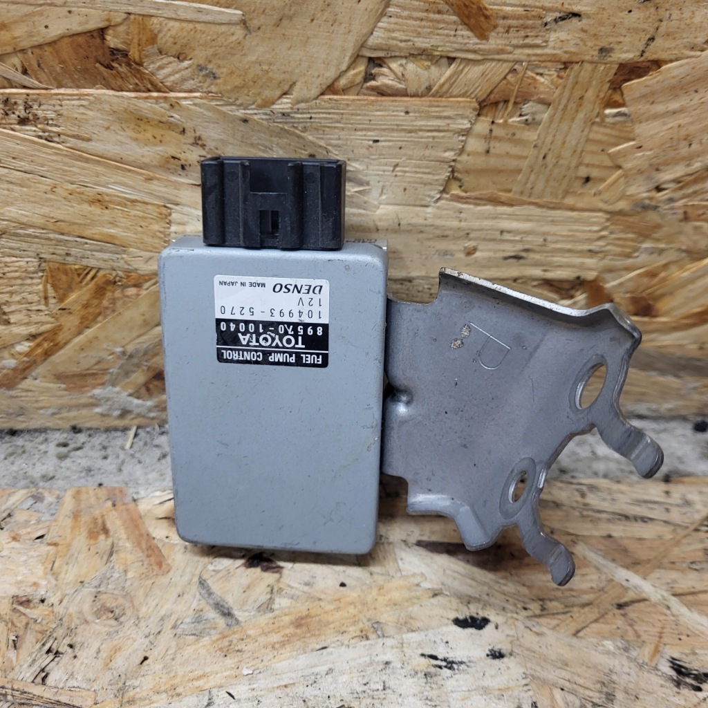 фото №1, Toyota chr 1.2 модуль блок управления насоса топлива 8957010040