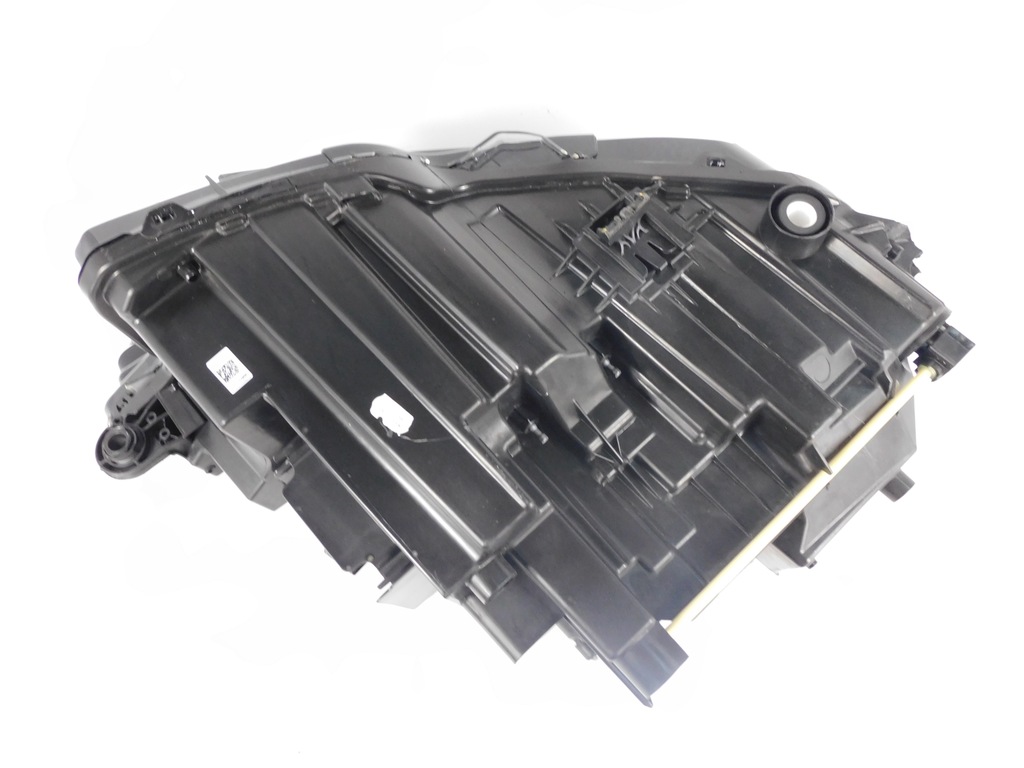 фото №12, Audi q4 89a лампа левая matrix 89a941035 повреждённая