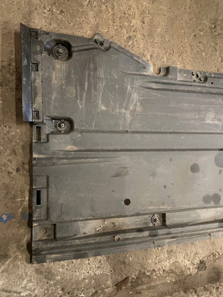 Audi a4 b8 a5 накладка плита пол подвеска левая Доставка