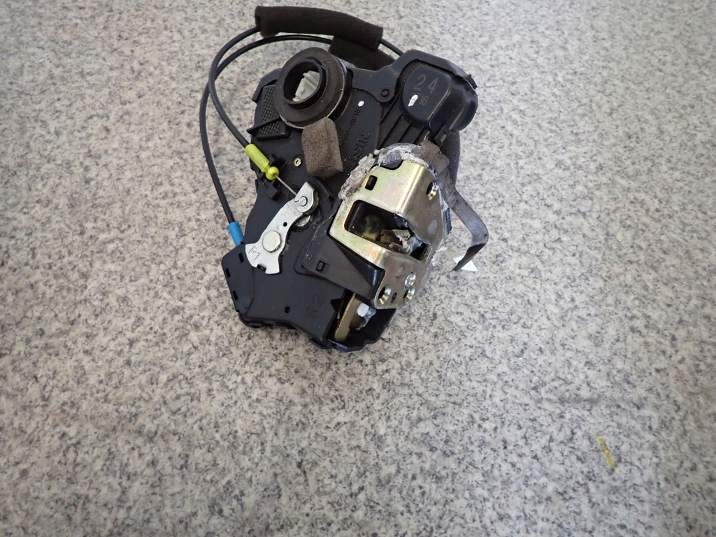 фото №1, Toyota camry 01-06 замок дверь передний правый 6 pin