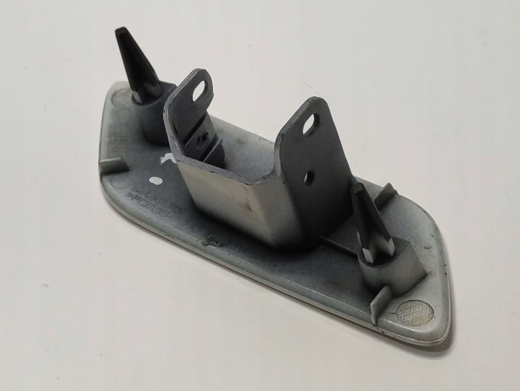 Audi a1 ii 2 82a заглушка распылителя левый перед 82a807753 Недорого