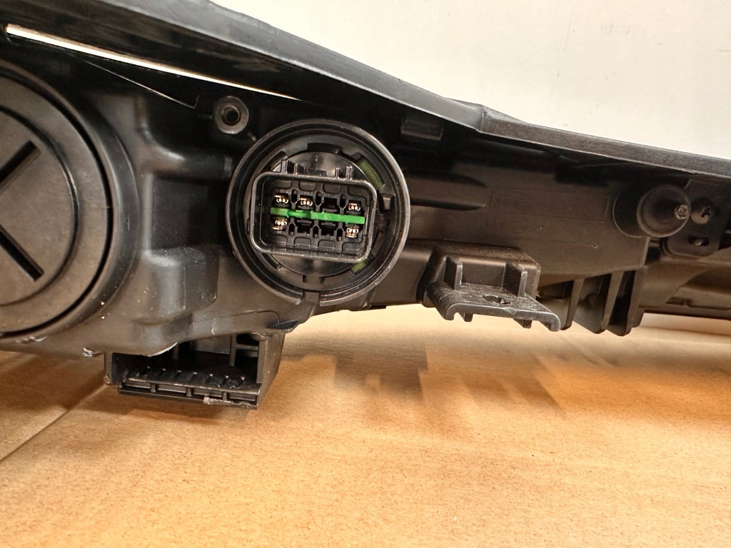 фото №15, Hyundai kona ii 2 23- led лампа верхній