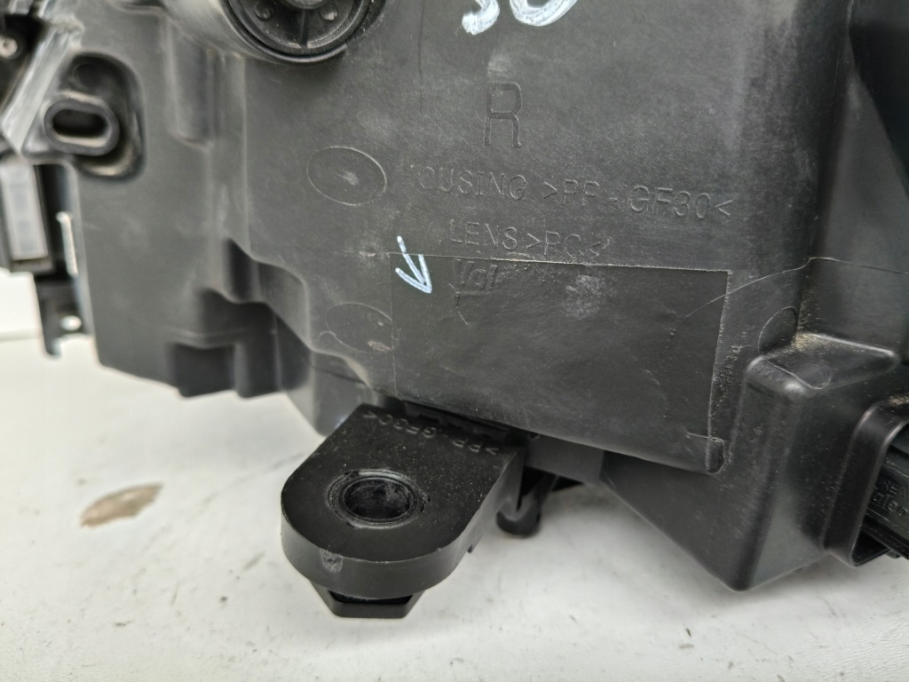 Фара правий фара seat ateca 575 16- full led Ціна