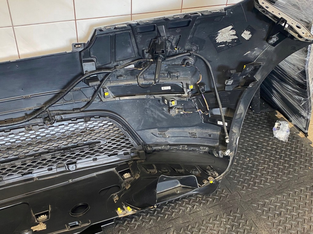 Купити Бампер перед комплектний  land rover range rover velar j8a217f775af