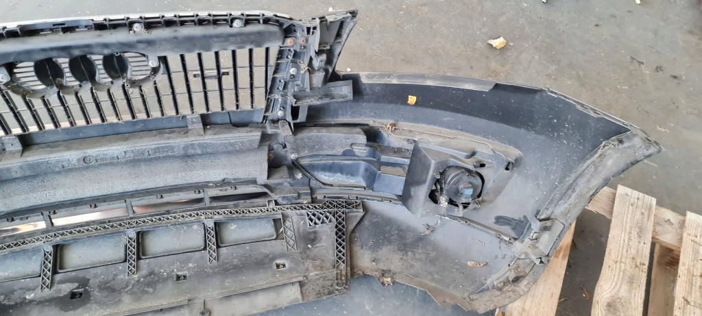 Q5 8r бампер перед передній комплектний  решітка  решітка радіатора 08-12r 8r0807438 Київ