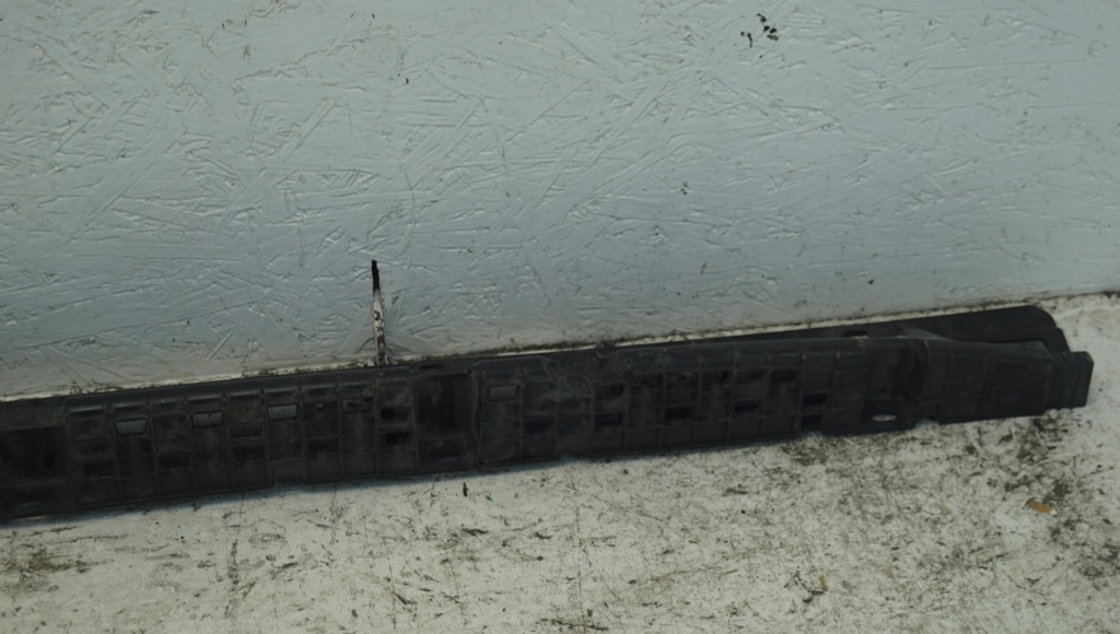 фото №9, Направляющая кронштейн накладки порога левый bmw x3 e83