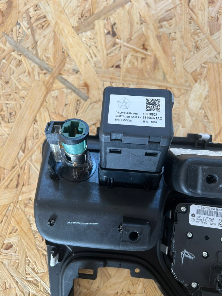 фото №8, Jeep cherokee kl 3.2 trailhawk 2014 usa панель рамка тяга переключения передач