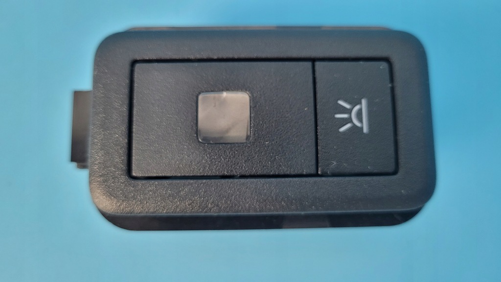 фото №9, Peugeot 308 iii p5 21r лампа освещение кабины левая задняя 9834315680