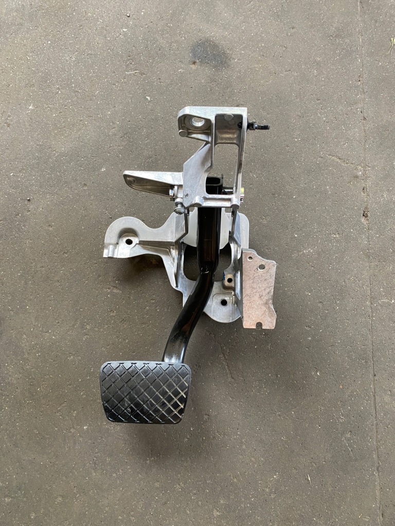 фото №1, Audi a8 d5 каркас педаль тормоза 4n1723117