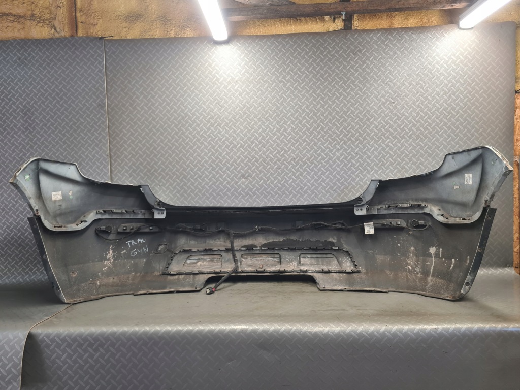 Бампер задний  задний chevrolet trax gyn оригинал kompletny датчики парковки Оригинал