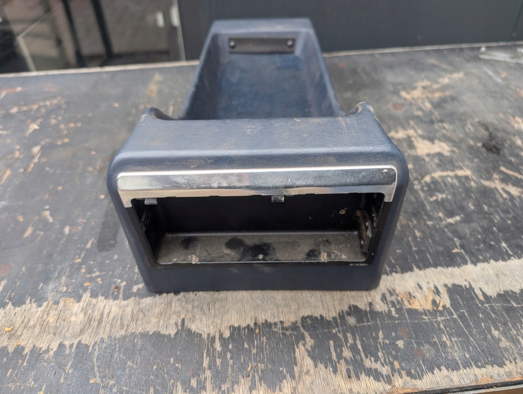 Панель  средняя mercedes w126 sec 1268431107 в Украине