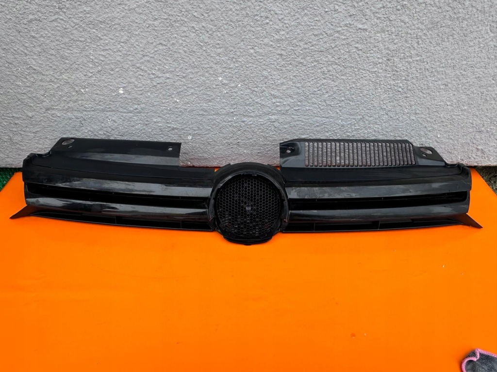 фото №1, Vw golf vi 5k0853653f решітка радіатора решітка радіатора бампера перед org.