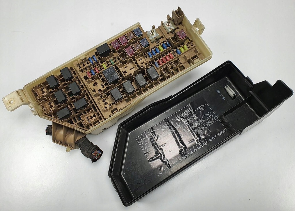 фото №3, Коробка предохранителей mazda rx-8 rx8 mb100900n