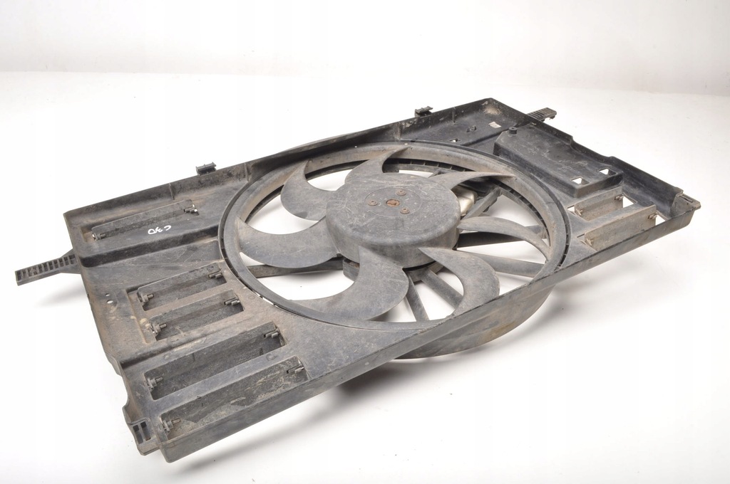 фото №7, Volvo c30 c70 ii 2.4 d5 вентилятор радіатора 31261990 1137328365 автоматична коробка передач