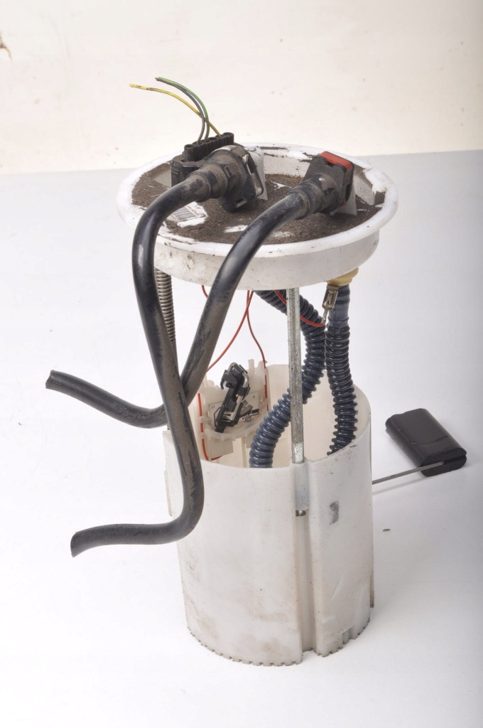 фото №1, Ford transit connect mk2 1.6 tdci насос пального dv61-9275-ab