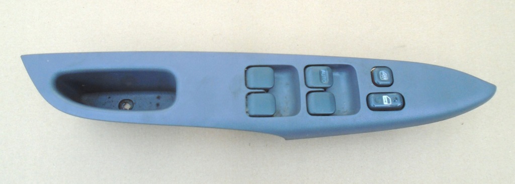 фото №1, Prius i 97-02r переключатель окон правый перед