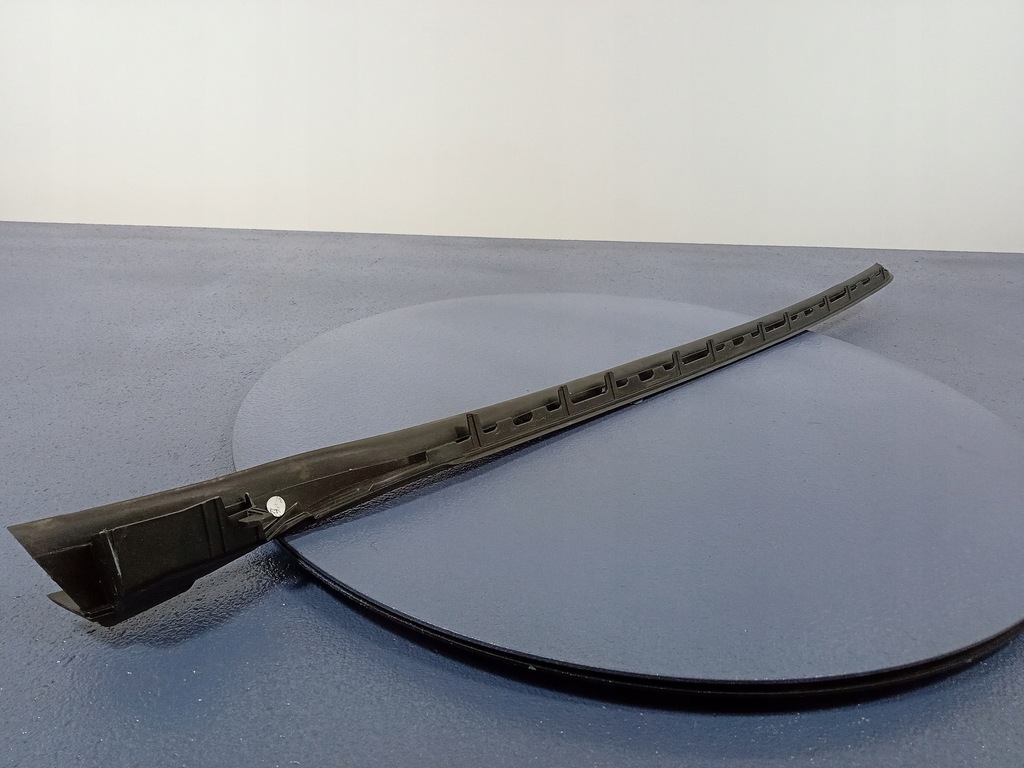 фото №4, Bmw 1 f40 молдинг стекло передней правая 7453950