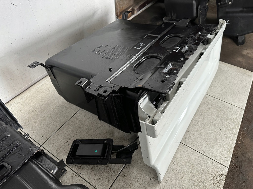 фото №12, Бардачок салонний pod кабіна лівий правий stralis hi-way 504008525 504183045