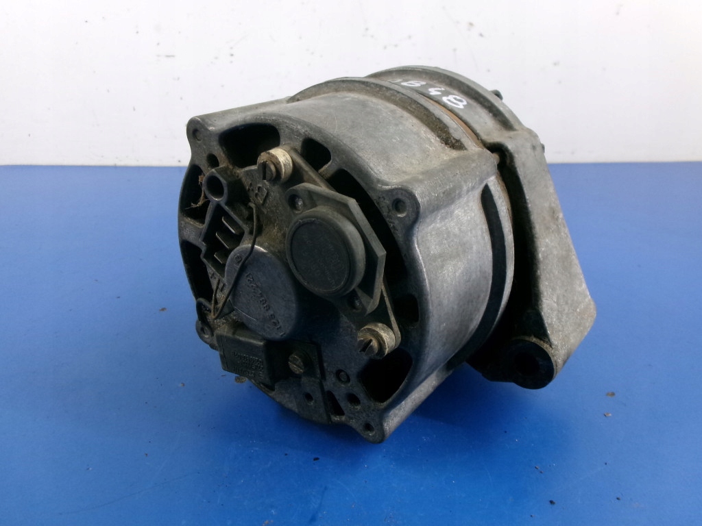 Mercedes w123 2.0d генератор bosch 0120489526 55a test Оригинал