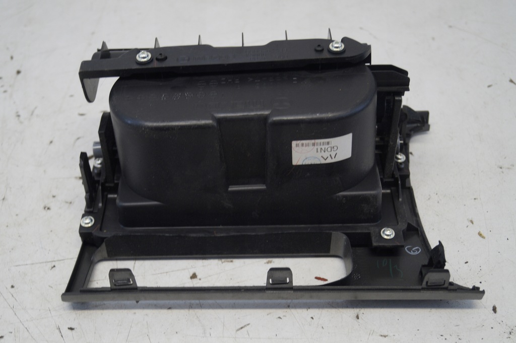 фото №7, Mazda 6 gh 08-12 бардачок рамка na напитки кружка