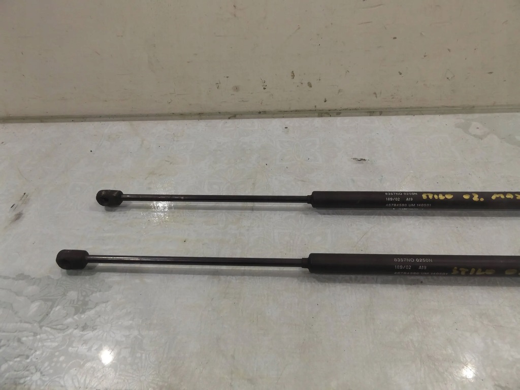 фото №1, Stilo 5d привід амортизатор капот комплект