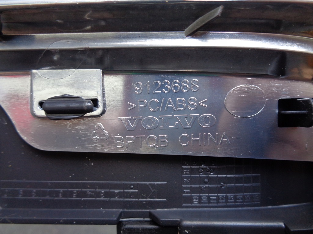 фото №9, Рамка домкрата радіо volvo xc70 ii v70 iii s80 lift