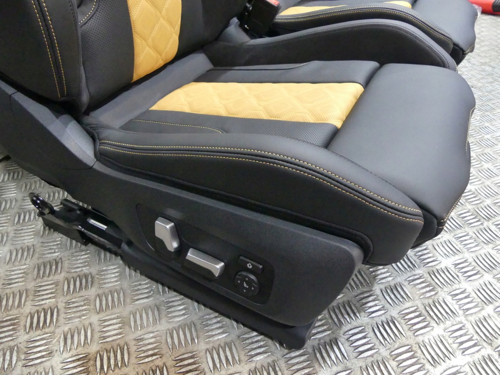 фото №14, Bmw m8 f93 g16 competition оббивка сидіння klimatyzowane заднє сидіння bowers