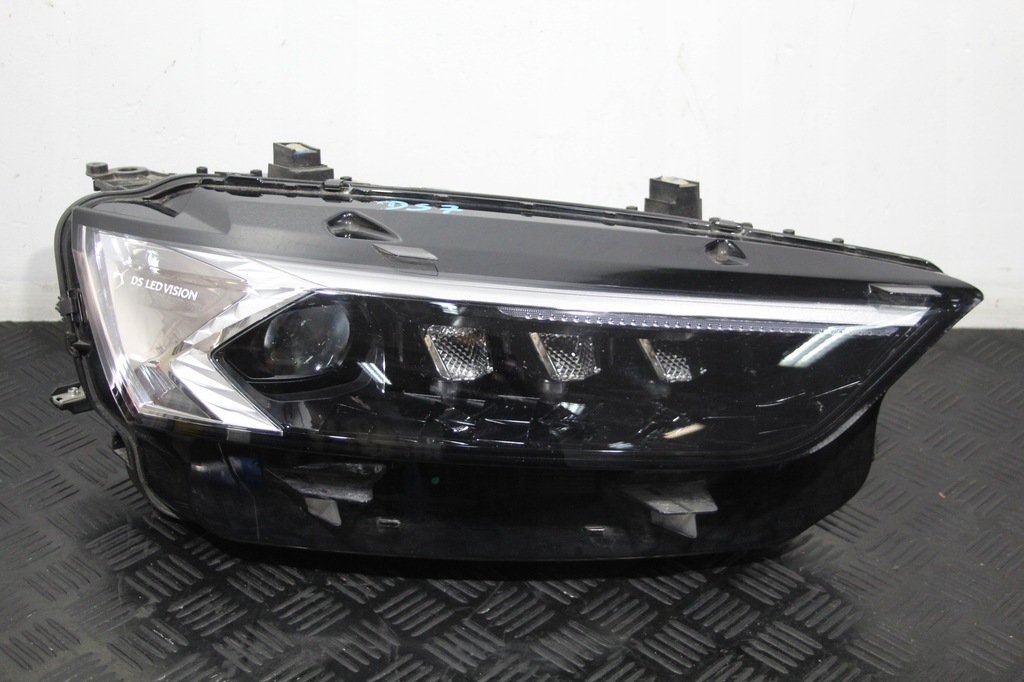 фото №1, Лампа правый перед led vision ds7 crossback performance