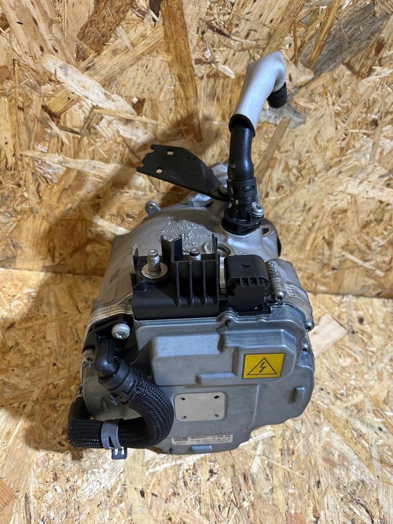 Купить Комплектный  генератор audi q7 q8 3.0 tdi 22r 29 km 4n0903028q оригинал ideał