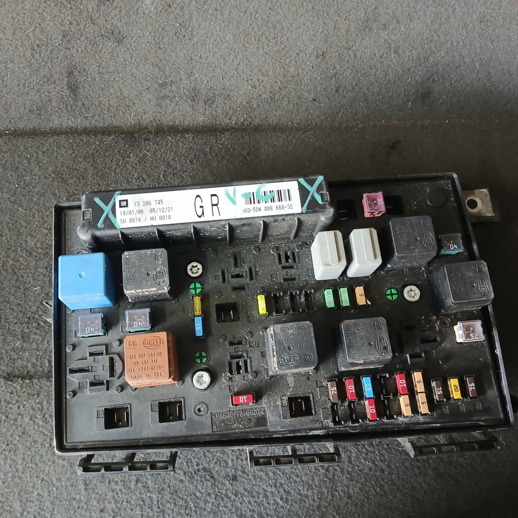 Купити Opel astra 3 h коробка запобіжників bsi 13206745