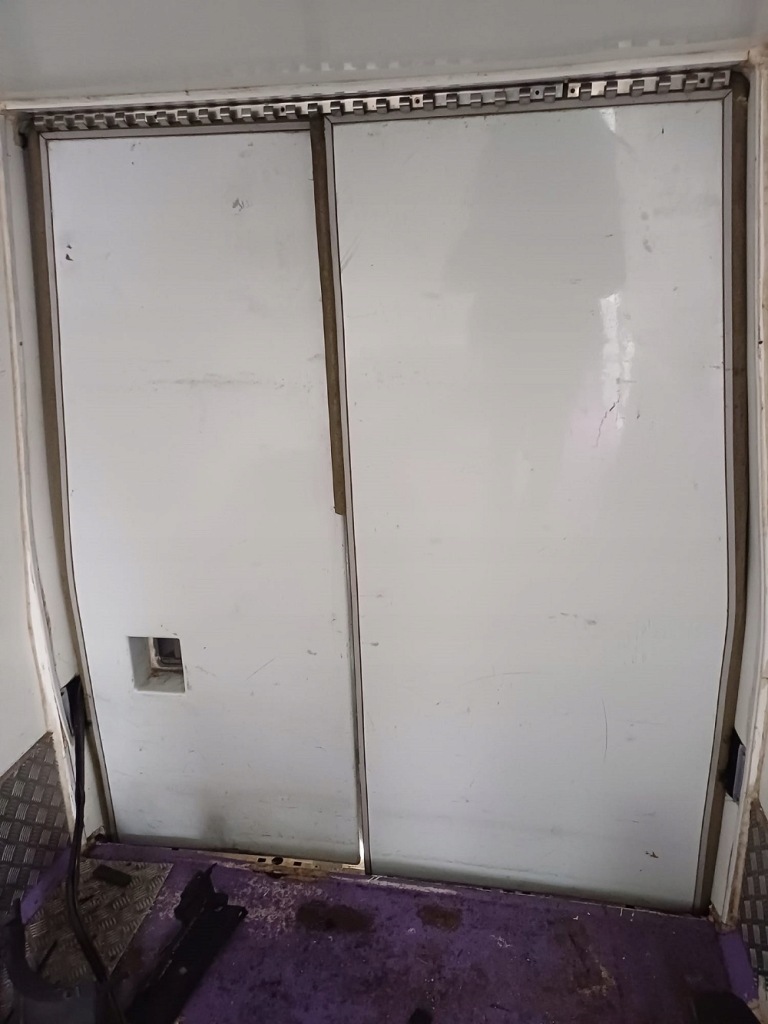 фото №2, Дверь задняя mercedes sprinter 906 холодильная установка izolowane