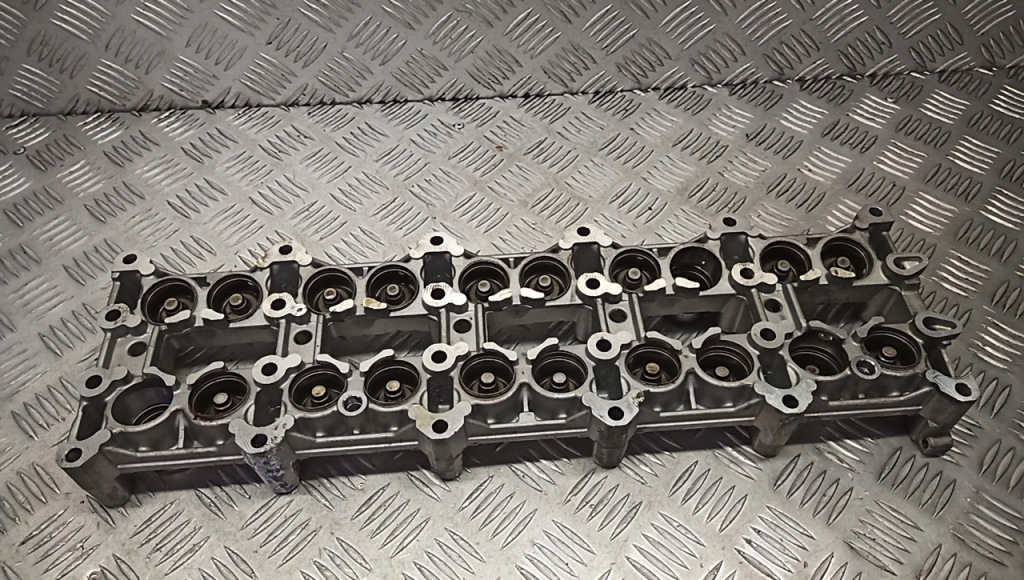 Кронштейн основание вала распределительного вала mercedes sprinter cdi 2.7 r6120160204 Доставка