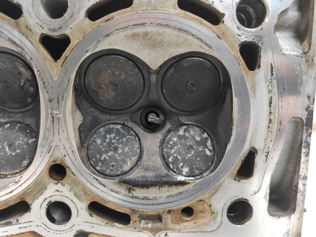 Комплектна головка циліндрів 9634355510 вали peugeot citroen 1.8 16v 6fz Доставка