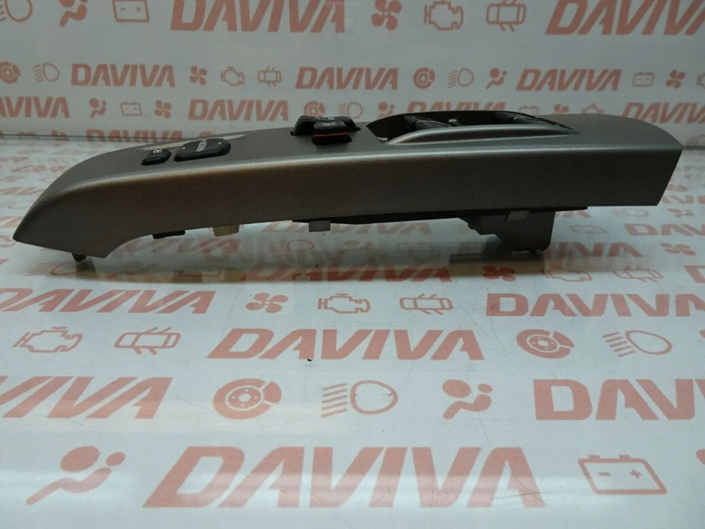 фото №9, Toyota prius кнопки вікон перед prawidłowy 2008 хетчбек 84820-47012