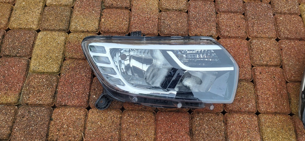 фото №1, Dacia sandero ii lift правая передняя лампа europa