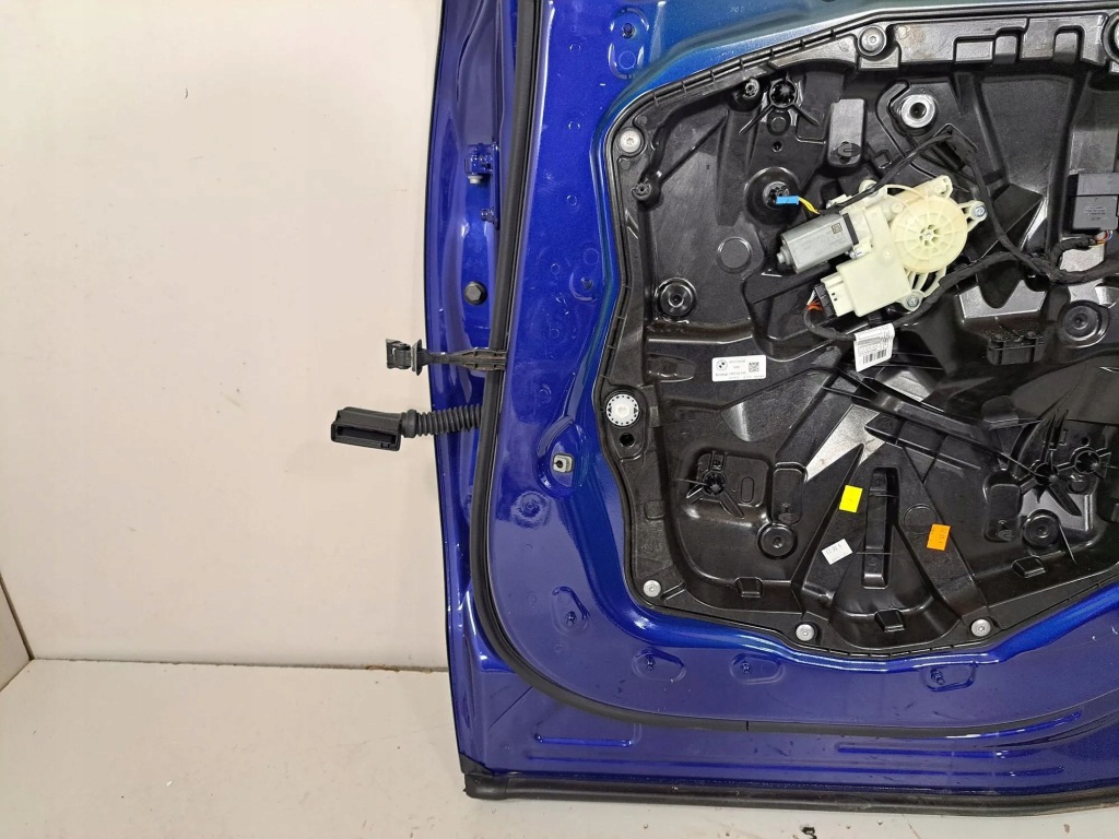 Двері задні задній сторона права bmw xm 9850992 Доставка