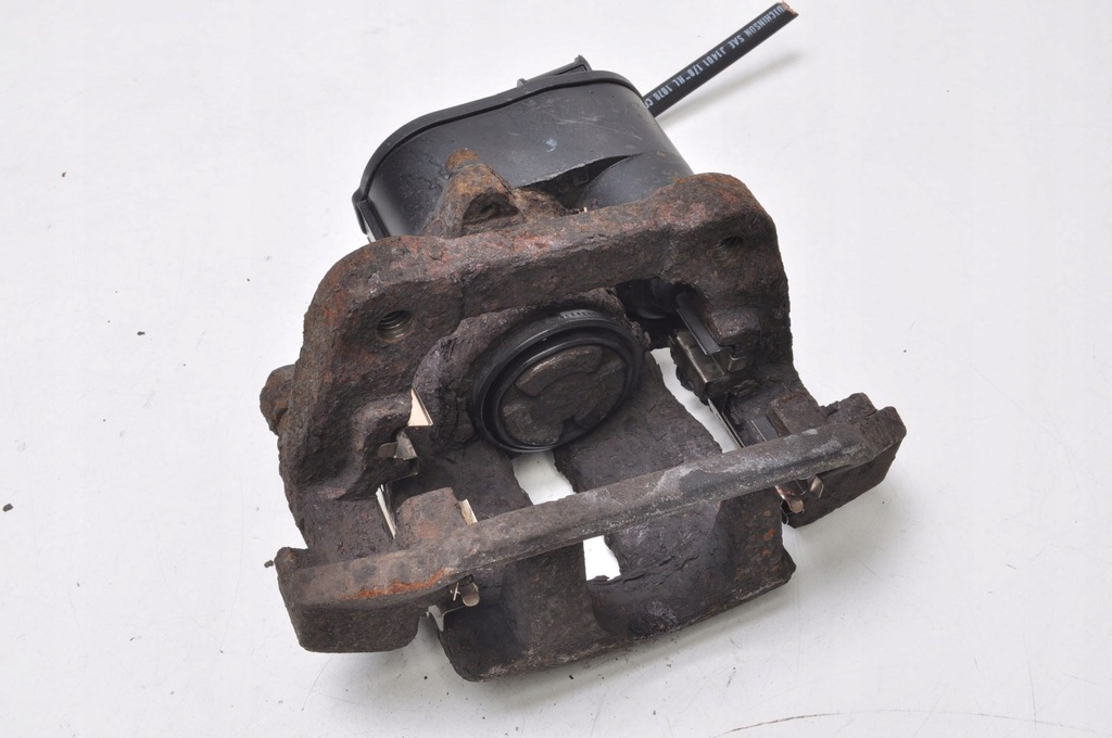 фото №5, Volvo xc70 ii 2.4 d5 супорт гальмівний лівий задня