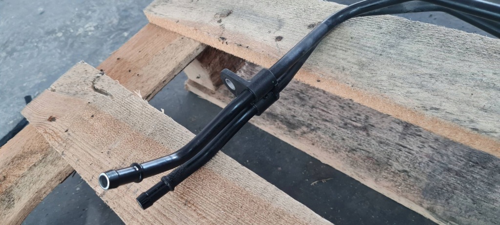 A6 c6 рестайлинг  шланг трубка усилителя жидкость 2.0 3.0 tdi 4f0422885p Недорого