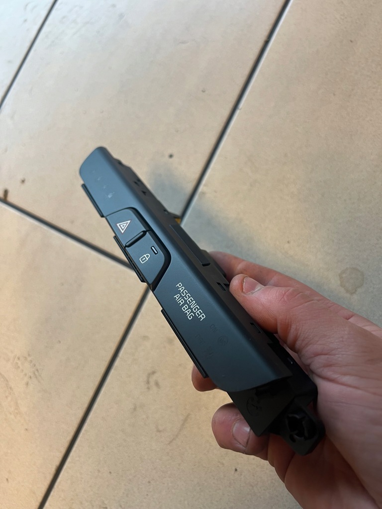 фото №1, Kia rio iv 17- панель света аварийных подушка безопасности