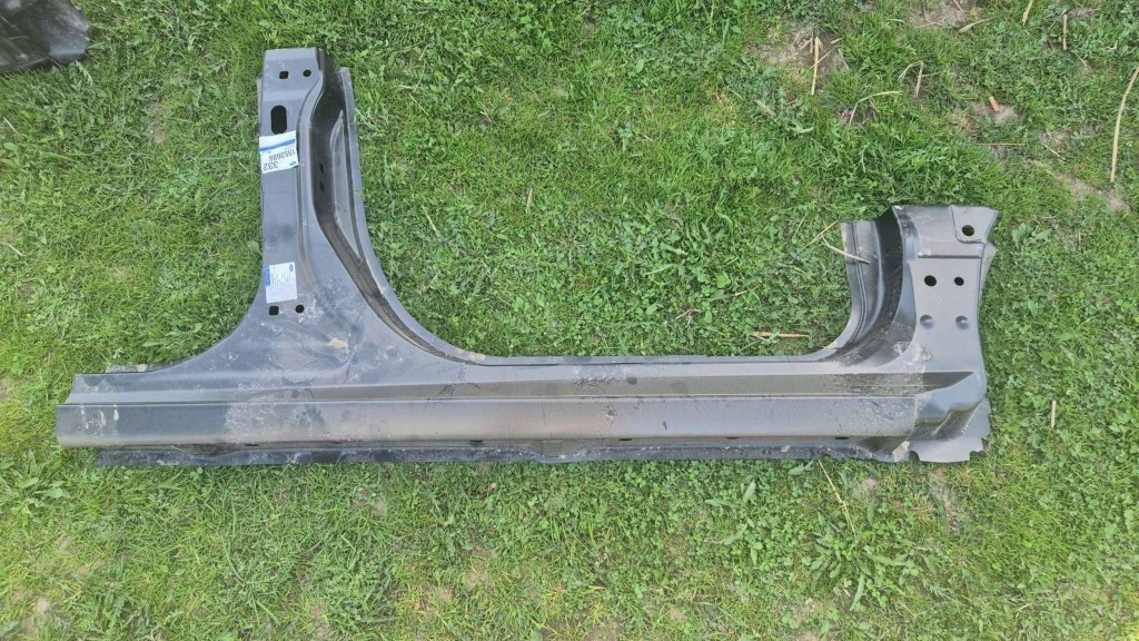 фото №1, Ford fiesta порог правый 8a61a10130aa