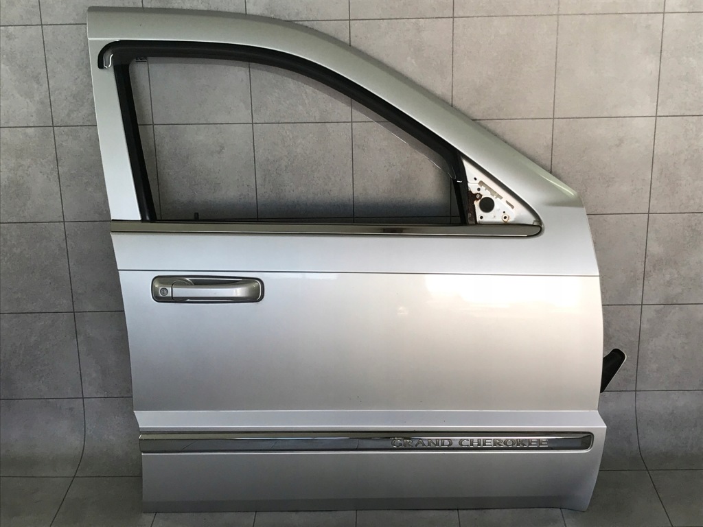 фото №1, Jeep grand cherokee wk дверь правый перед ps2 igły