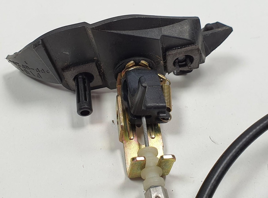 фото №3, Трос открывания крышка заливной топлива mazda rx-8