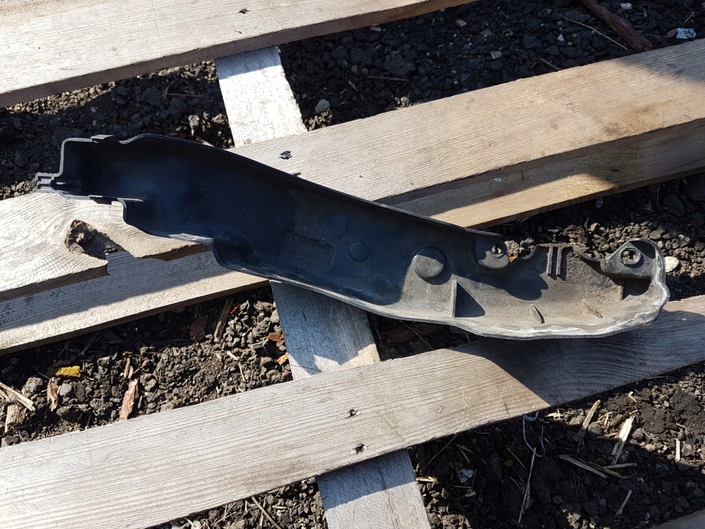 фото №3, Citroen ds5 защита замка капот