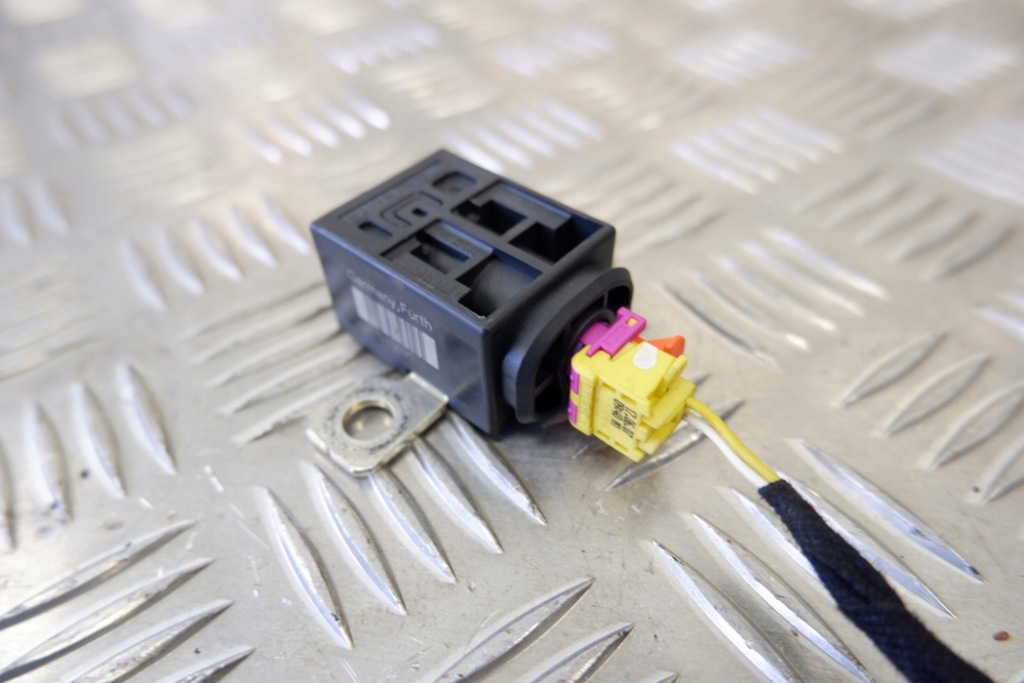 фото №8, Запобіжник акумулятор audi q7 4l 4f0915519 3.0l дизель 171kw 2006